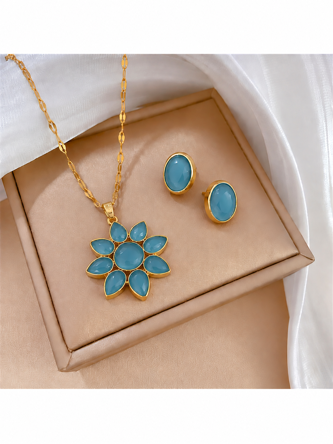 Handmade Brass Floral Pendant Necklace and Stud Earrings Set, Handcrafted Flower Jewelry Set, Artisan Brass Statement Jewelry for Women