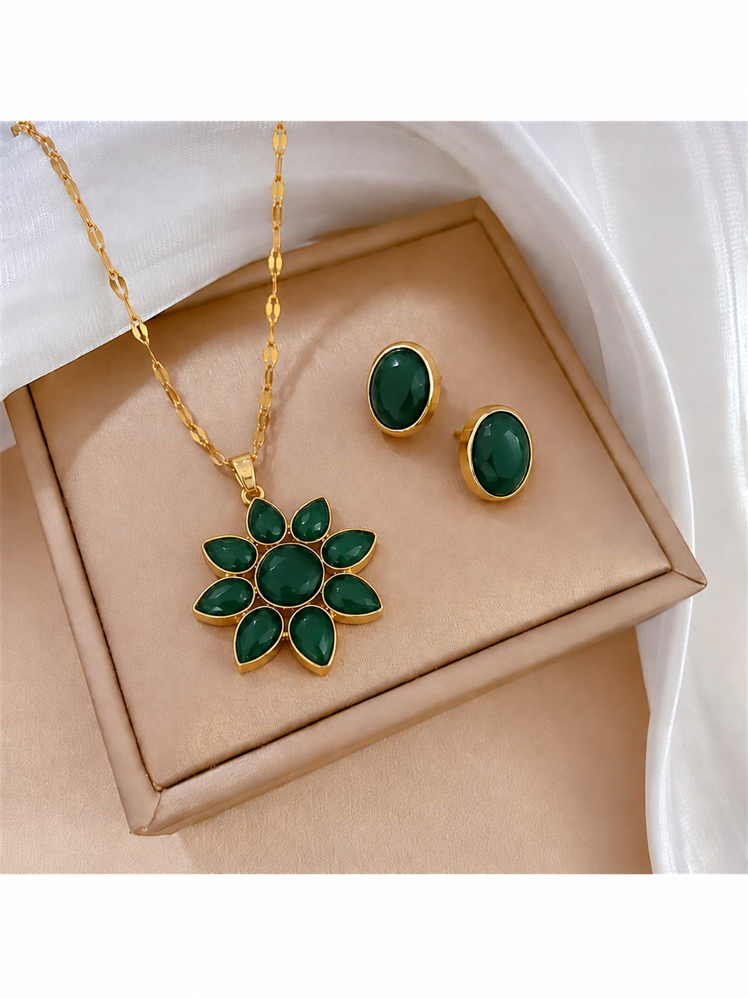 Handmade Brass Floral Pendant Necklace and Stud Earrings Set, Handcrafted Flower Jewelry Set, Artisan Brass Statement Jewelry for Women
