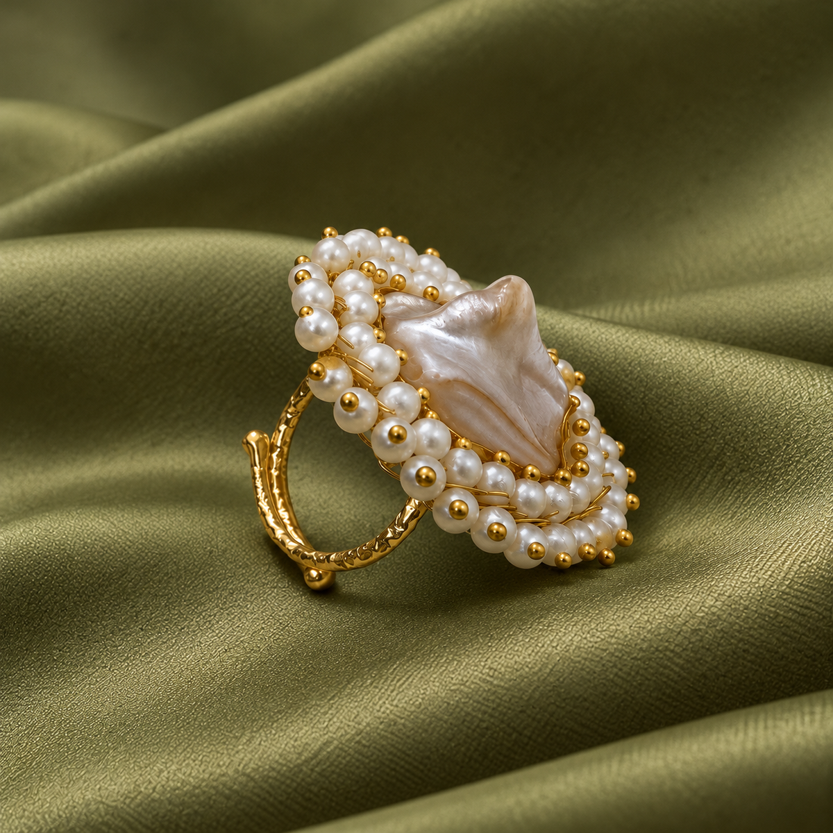Handmade Brass Baroque Pearl Statement Ring, Handcrafted Beaded Cluster Cocktail Ring, Artisan Wire-Wrapped Brass Jewelry for Women