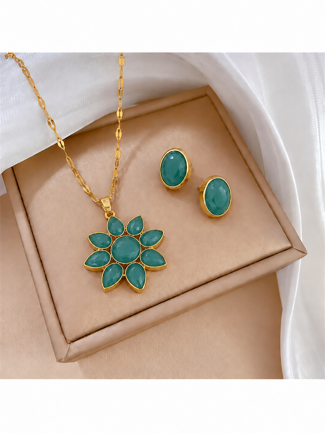 Handmade Brass Floral Pendant Necklace and Stud Earrings Set, Handcrafted Flower Jewelry Set, Artisan Brass Statement Jewelry for Women