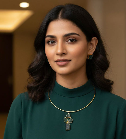 Semi-Precious Stone Western Design Hasli Necklace Set with Ear Tops