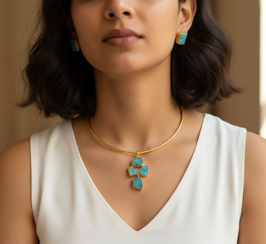 Semi-Precious Stone Western Design Hasli Necklace Set with Ear Tops